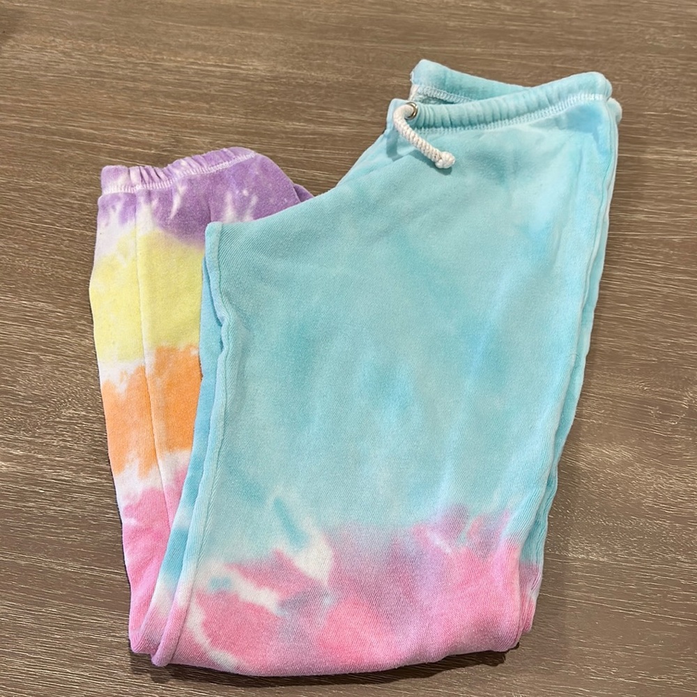 Tie dye sweatpants … super comfy 🧡💛💗❤️